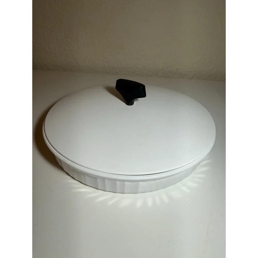 CorningWare Round‎ Casserole Dish 24cm White w/ Matching Lid F-3-B Baking Dish